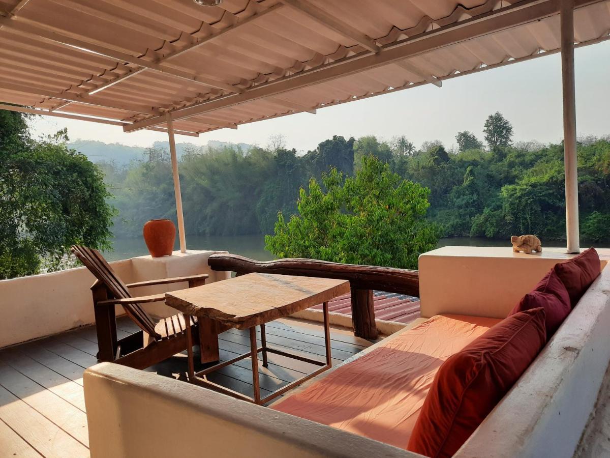Chasorn Riverside Resort Szajok Kültér fotó