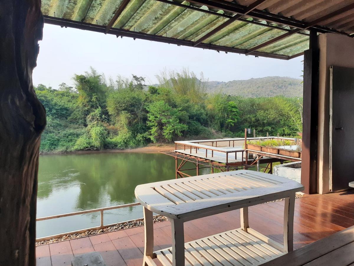 Chasorn Riverside Resort Szajok Kültér fotó